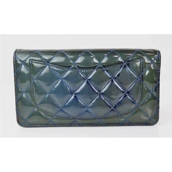 CHANEL Glossy Quilted Wallet in Teal and Silver - Picture 2 of 16